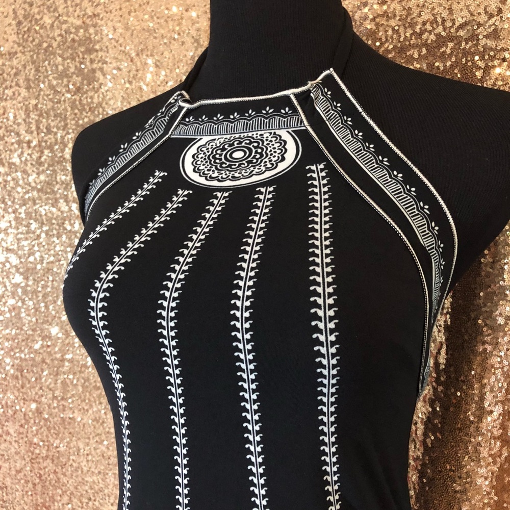 Halterneck dress - Picture 2 of 2